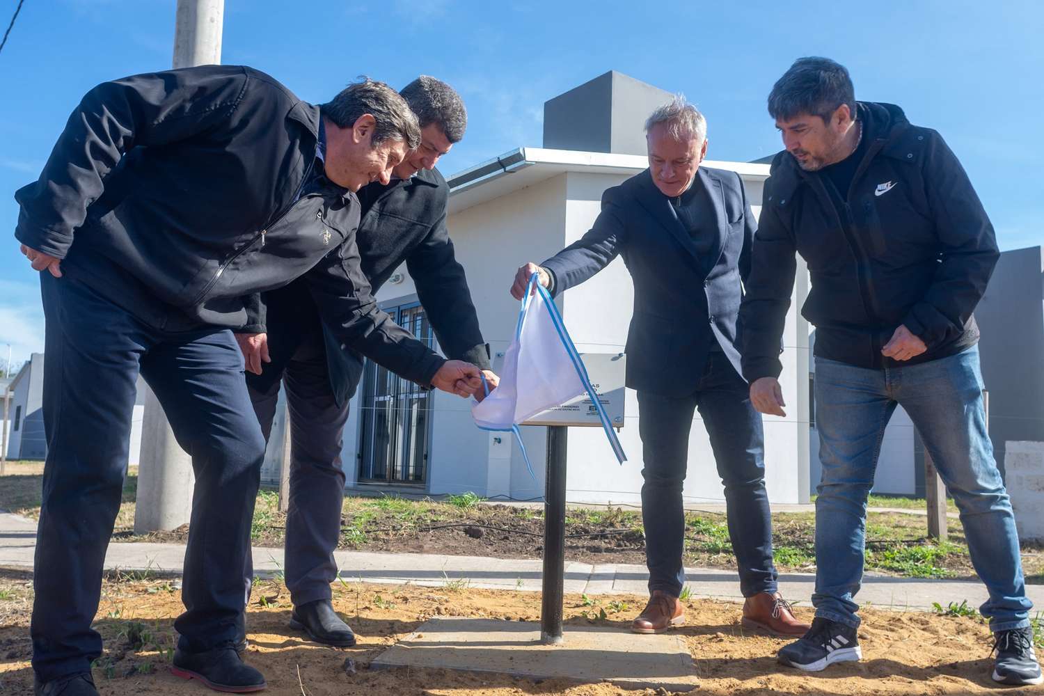 Accedieron a su casa propia familias de trabajadores mercantiles