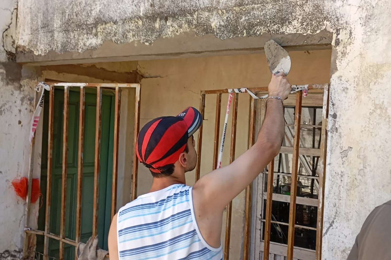 Alumnos de los talleres de capacitación realizan arreglos en escuelas de Villaguay