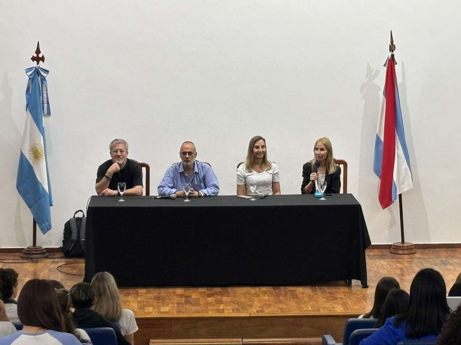 Gabriel Ben Tasgal ofreció una charla sobre la Shoá a estudiantes de Paraná