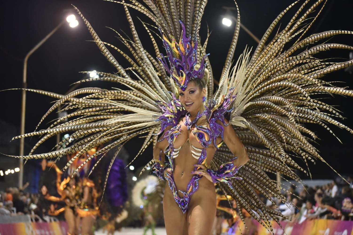 El Carnaval del País se prepara para su segunda noche de esplendor en la edición 2025