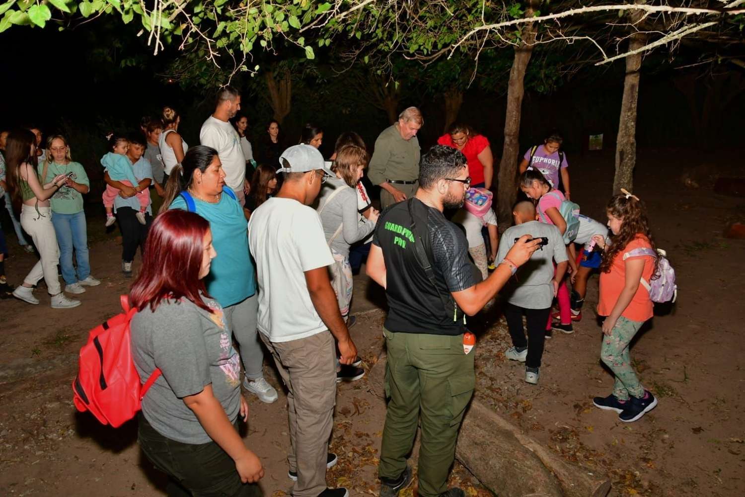Invitan a un trekking nocturno con gastronomía y fogón