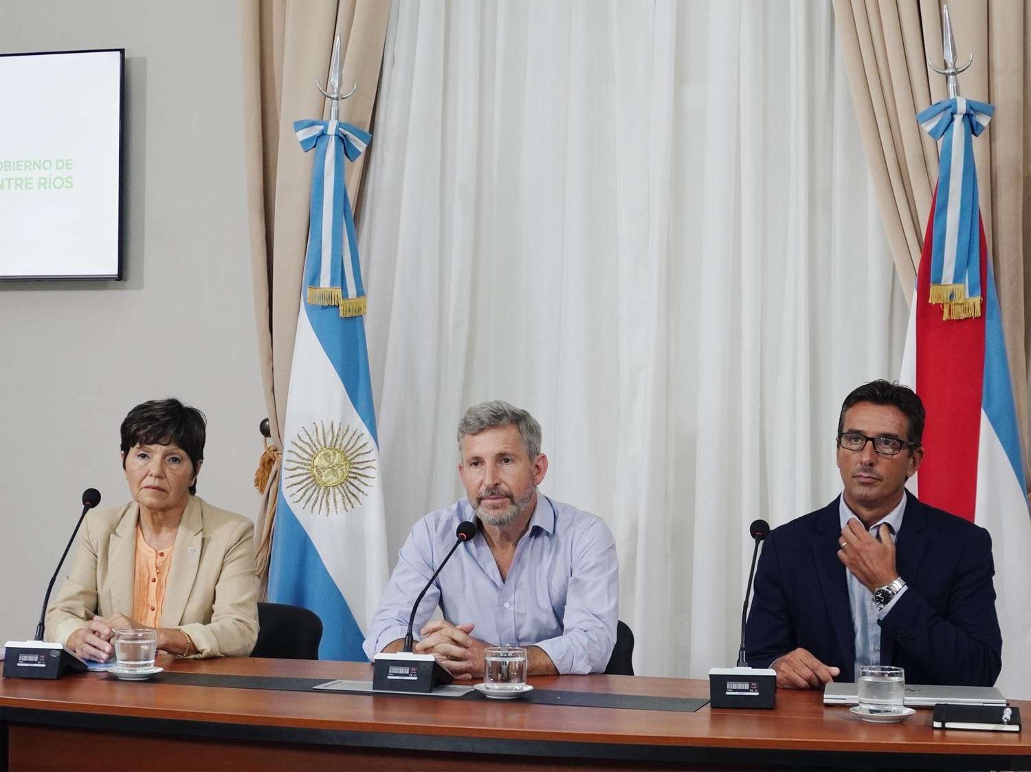 Frigerio anuncia medidas para absorber el impacto de la quita de subsidios y el aumento de tarifas