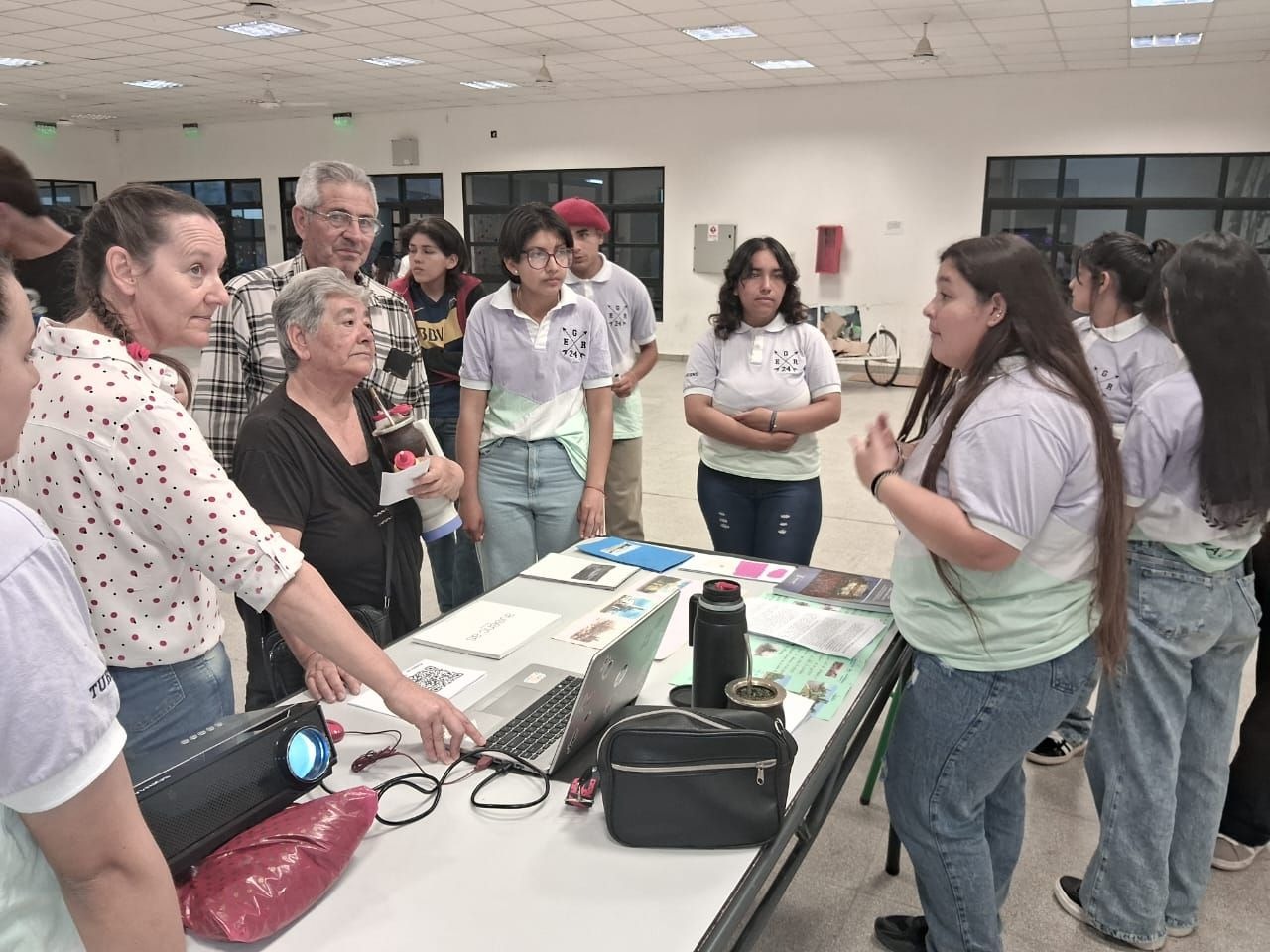 Escuelas de la región celebran el cierre del ciclo lectivo con muestras anuales y ferias de aprendizaje