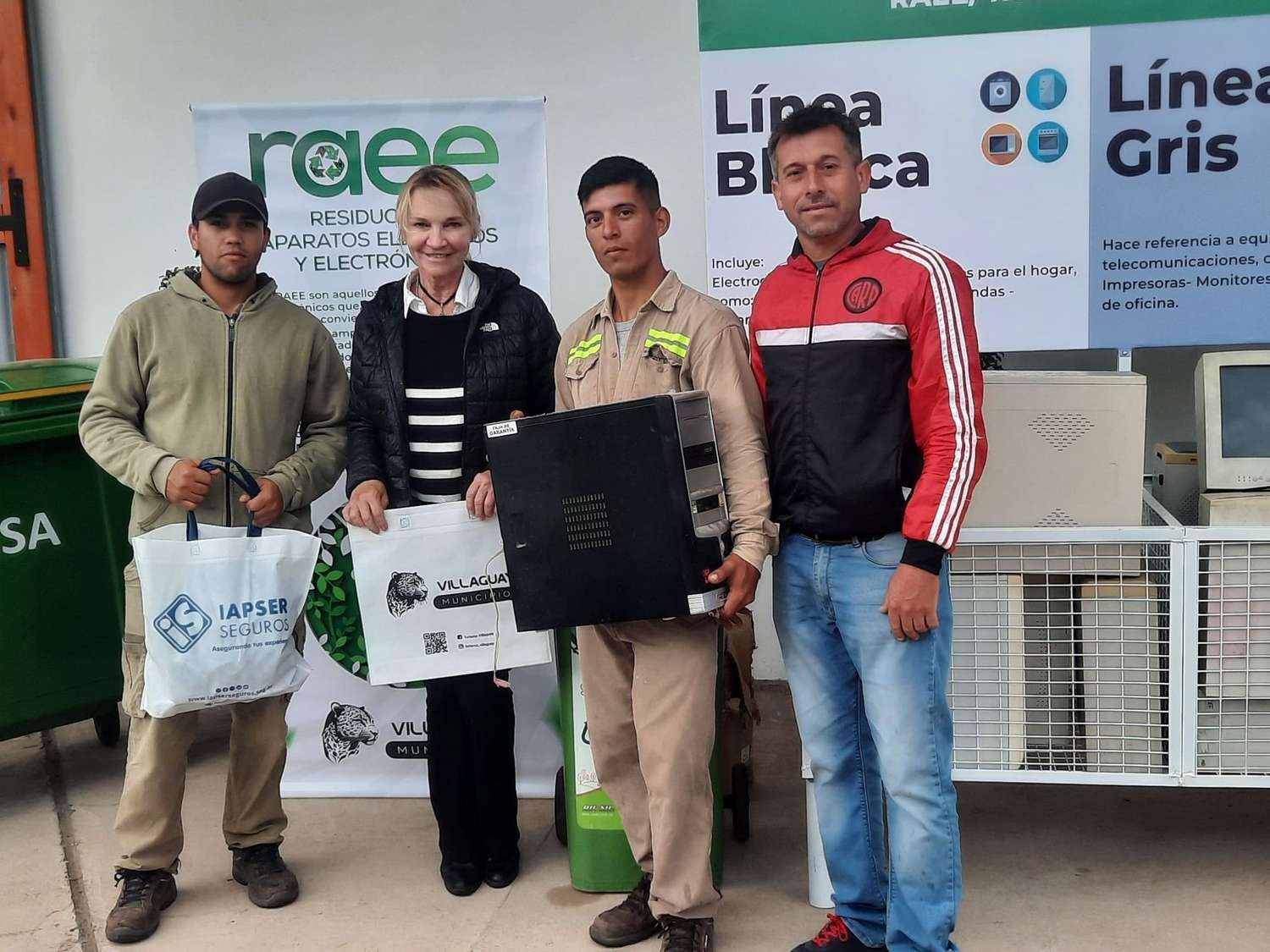 La primera jornada de eco-canje en la ciudad atrajo a decenas de vecinos
comprometidos