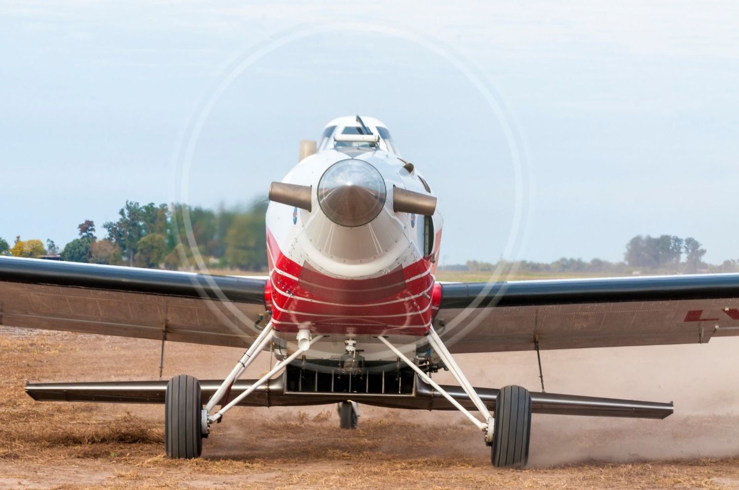 La Aviación Agrícola podría resembrar zonas devastadas por el fuego