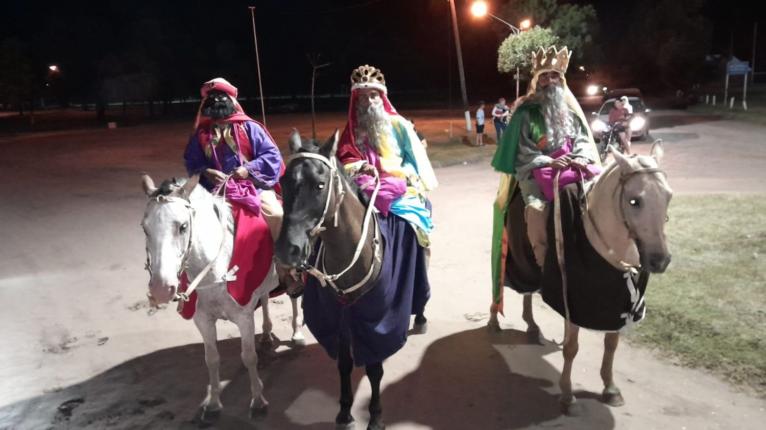 La magia de los Reyes Magos iluminó las calles de la ciudad