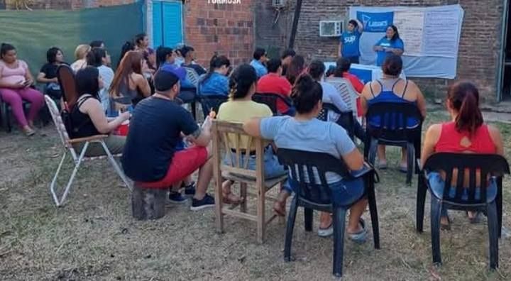 “Barrios de pie” inicia colecta de útiles escolares
