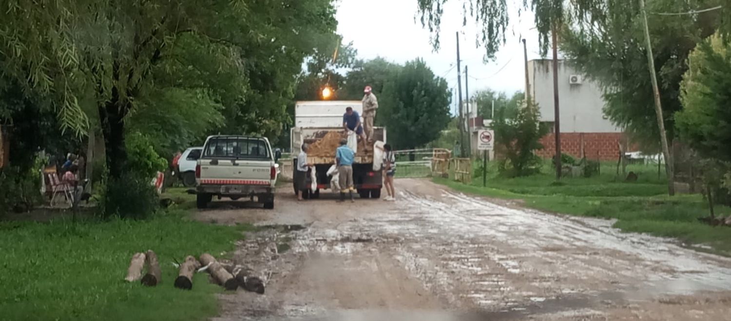 Graves anegamientos y evacuaciones tras el temporal en la región