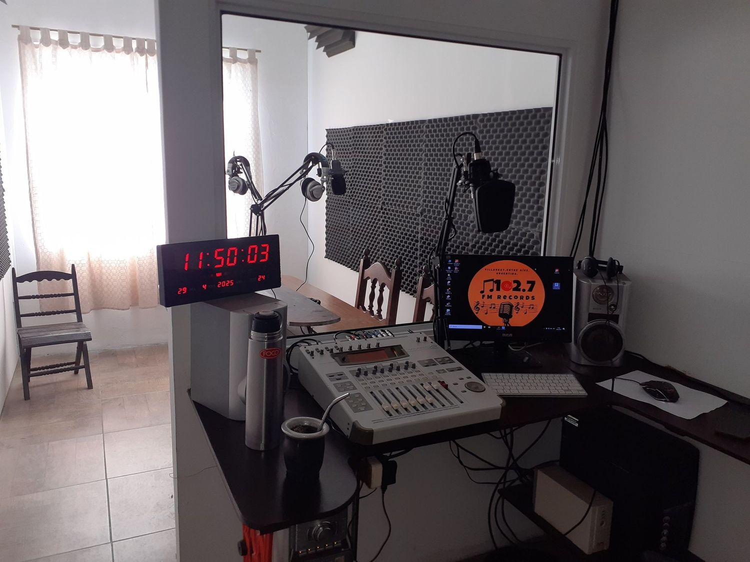Con alma de barrio: Inauguran una sala de ensayo, grabación y radio
