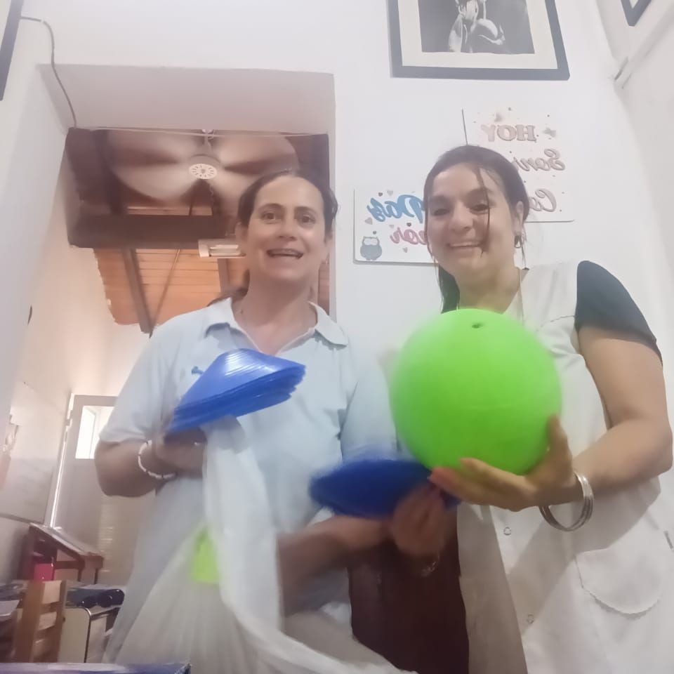 La Escuela Coronel Brandsen suma materiales deportivos y apoyo comunitario en sus instalaciones