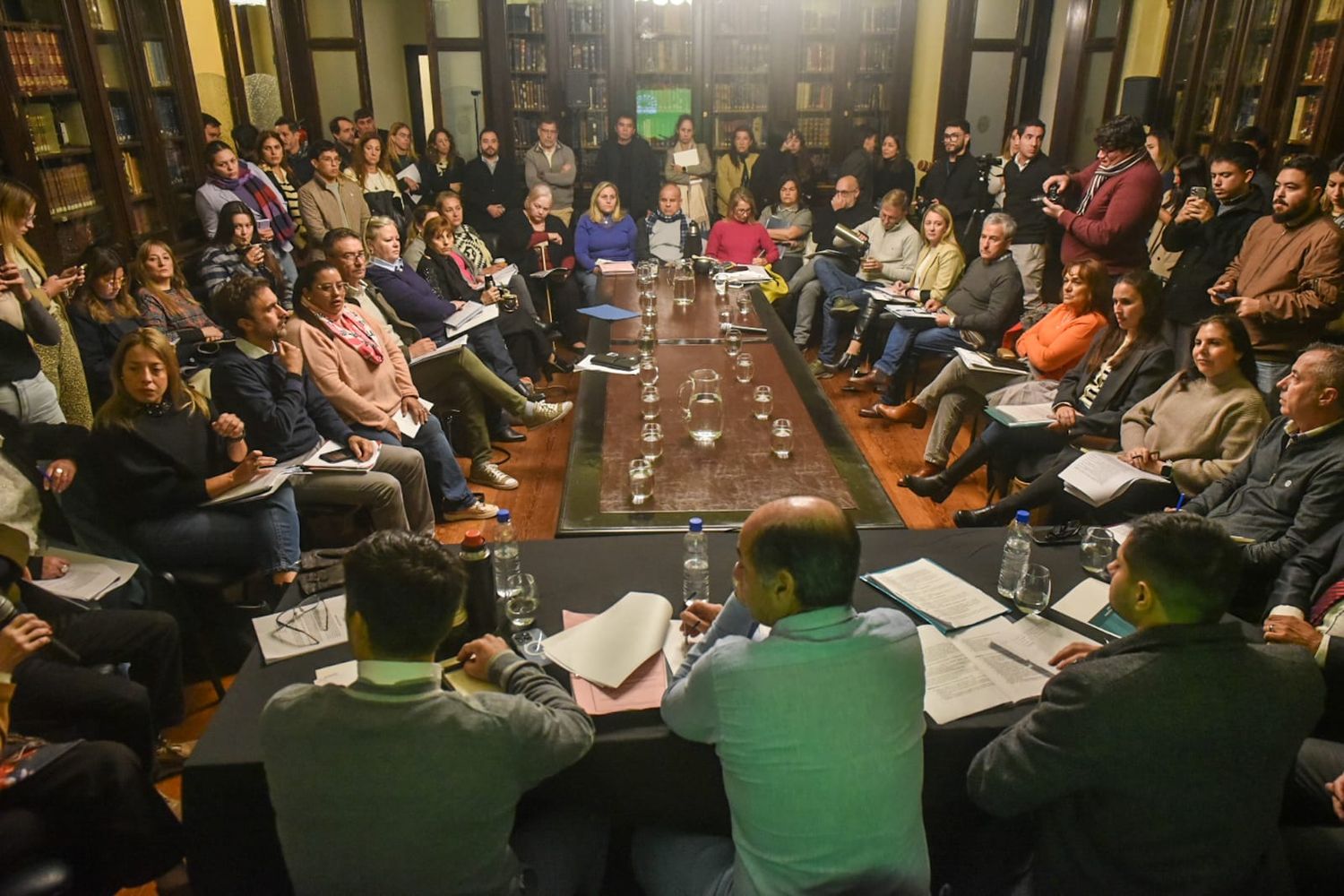 Legisladores justicialistas cuestionaron el tratamiento exprés del proyecto que elimina el Iosper y crea una nueva obra social